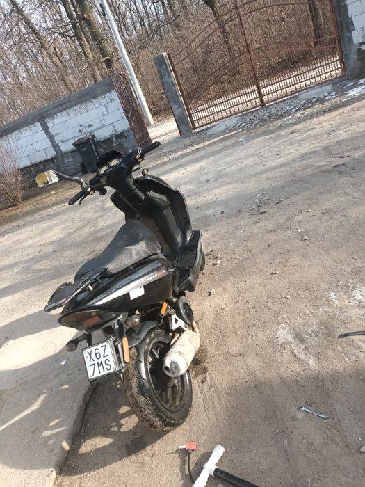 Vând scuter in stare forte bună