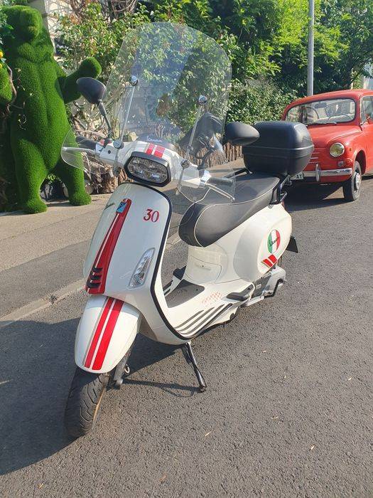 Vespa 125  editie limitată 2020