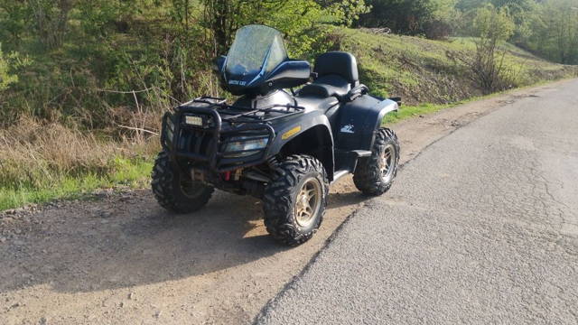 OFERTĂ Arctic cat 700cc  4x4 cu troliu