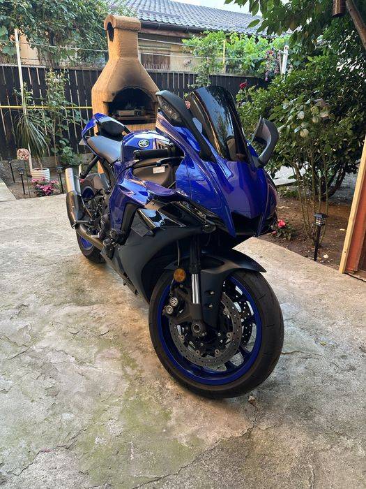 Yamaha R1 Model 2024