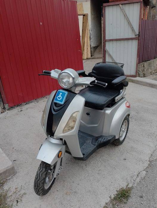 Vând triciclu electric