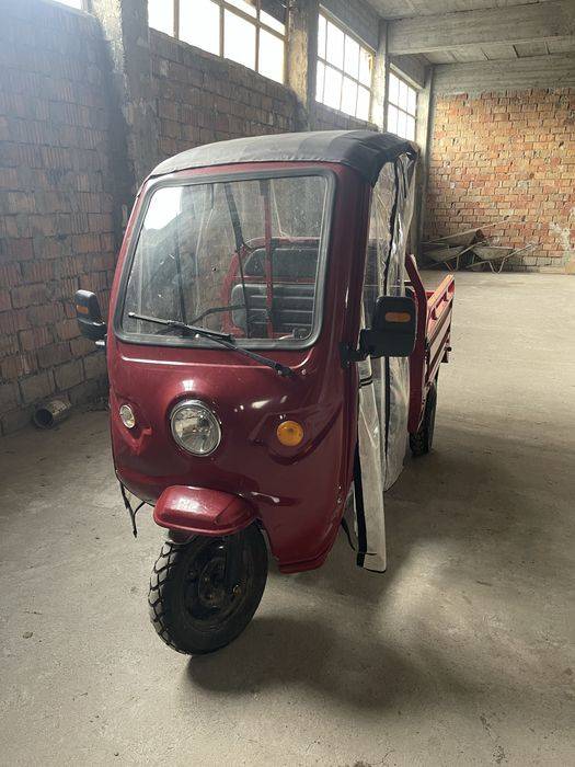 Triciclu electric VDA cu cabina VT5
