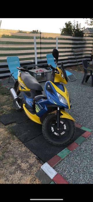 Scuter Kymko super 8