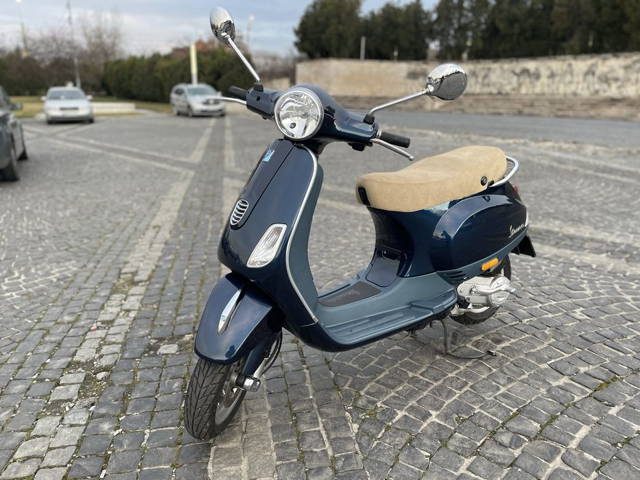 Vand Vespa LX50 4 timpi an 2013