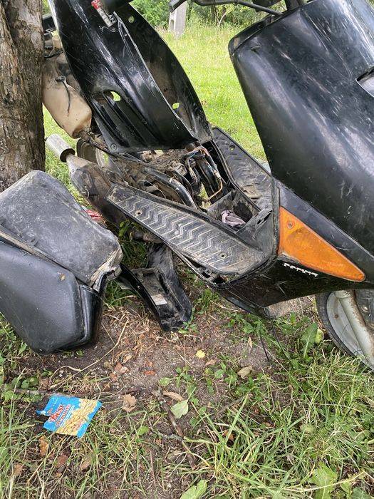 Vand scuter aprillia pentru piesa 450 lei .Si o bicicleta cu motor