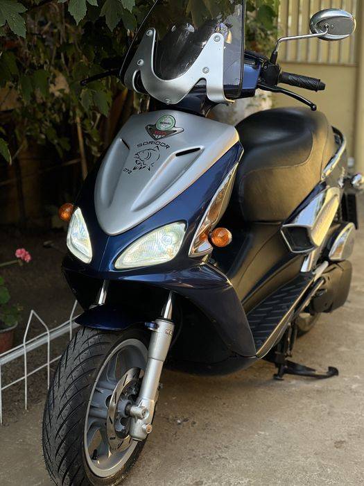 Scuter benelli velvet 150cc se poate conduce cu cat B/A1