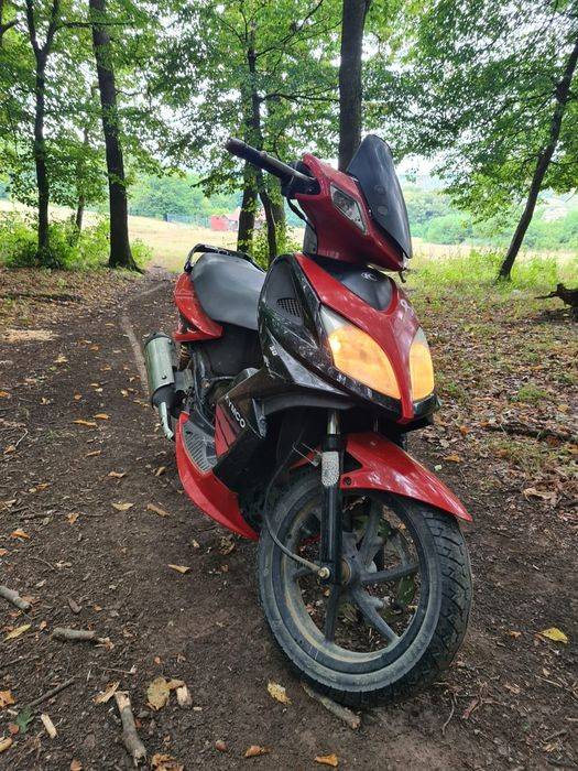 Vând scuter kymco 50 4t cu acte