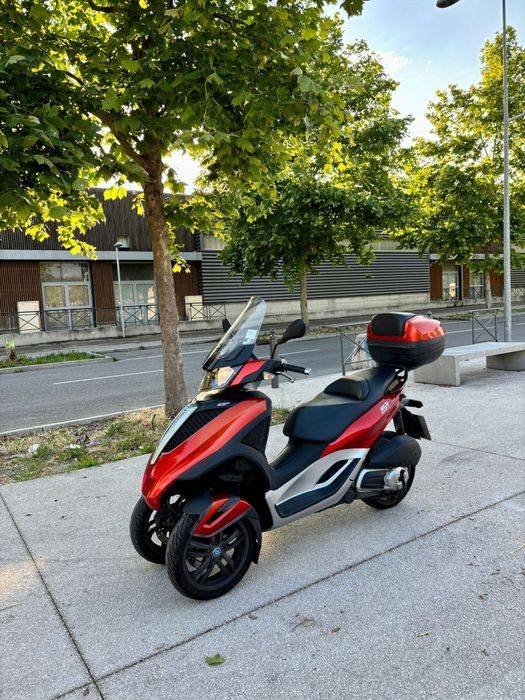Piaggio MP3 Motor 300 cc Categoria B