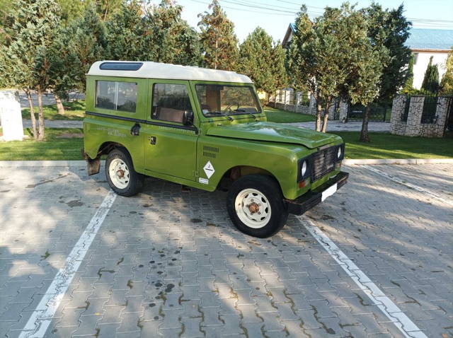 Land Rover Defender / Santana 88
