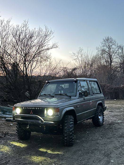 Mitsubishi pajero mk1 2.5