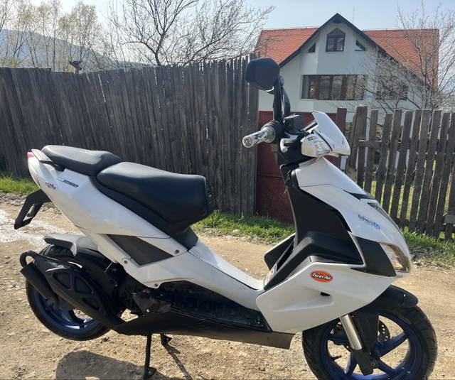 Scuter aprilia factory 50