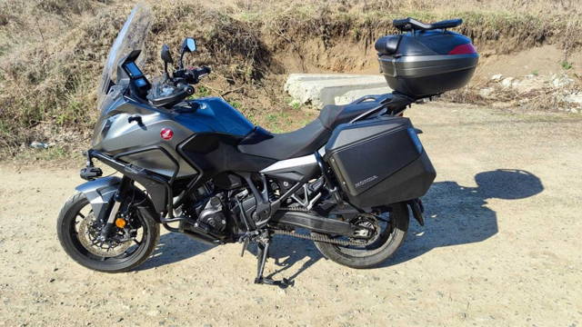 Honda NT 1100, echipata full-touring, optionale de calitate, ca noua