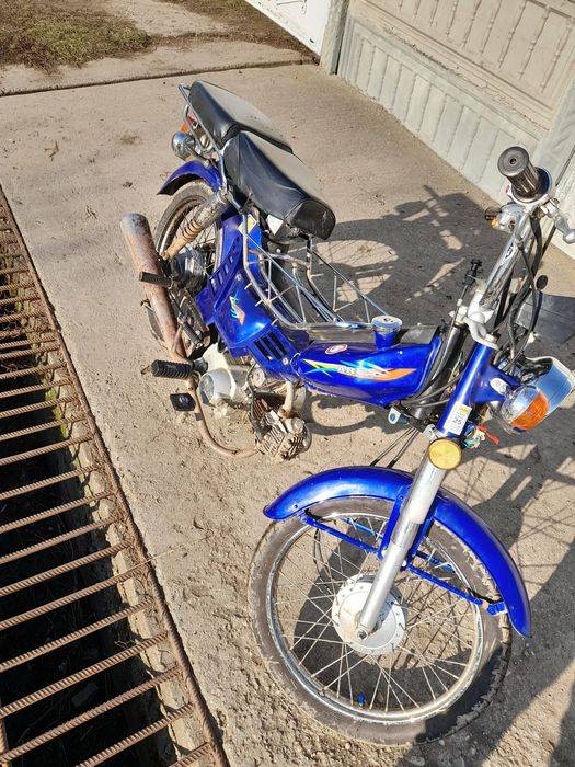 Vând moped Ares 49cc