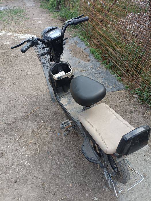 Vănd scuter electric cu semnalizări