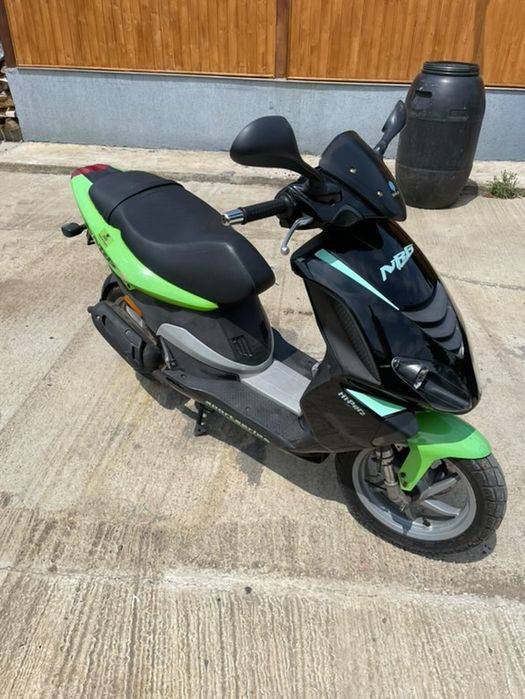 Scuter Piaggo Hi per 2 Nrg