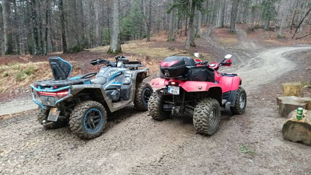 Vând/schimb ATV Arctic Cat cu auto