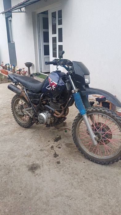 Vând cross yamaha xt600