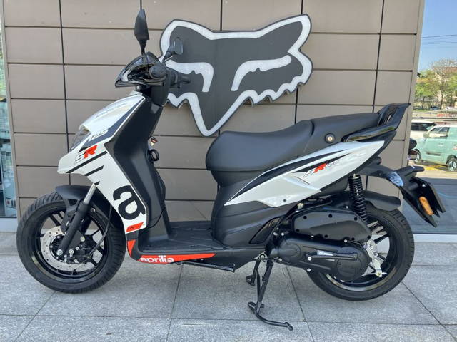 Aprilia SR 125 - NOU