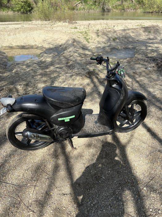 Scuter aprilia scarabeo