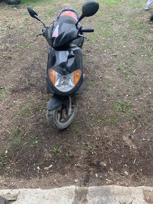 Vând scuter daelim 50