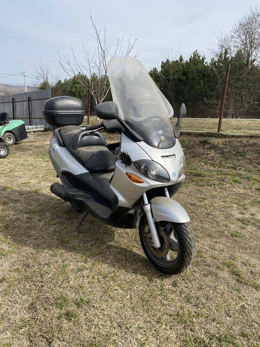 Scuter Piaggio X9
