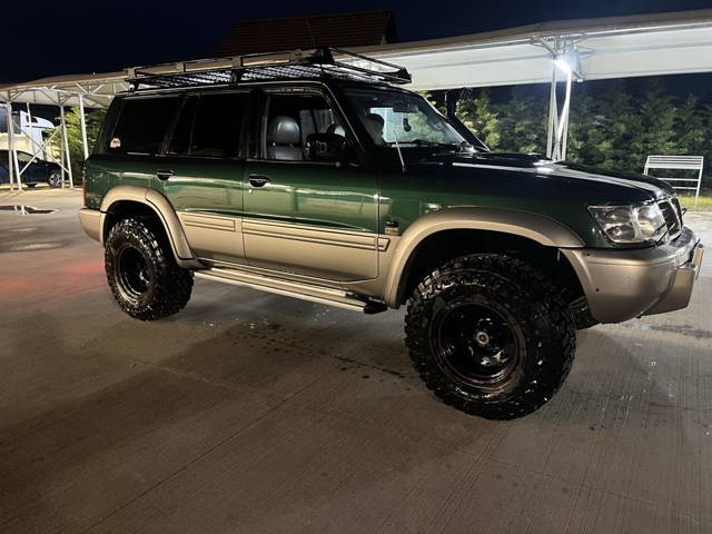 Nissan Patrol Y61 ZD30 Autoutilitara cu 4 locuri in acte