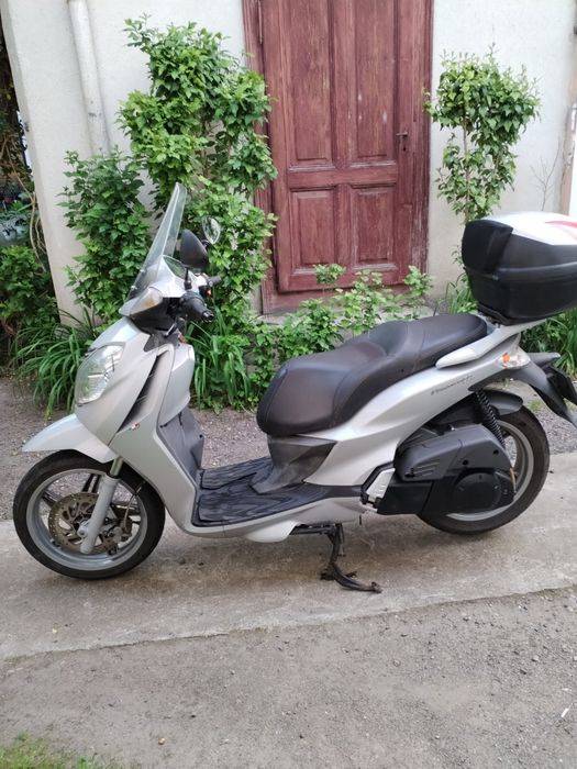 Maxiscuter scuter Malaguti Password 250 ( Yamaha)