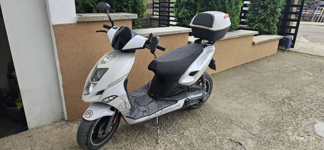 Vand scuter Aragon 49 ccm