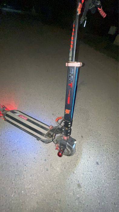 Electric scooter ( zero 9}
