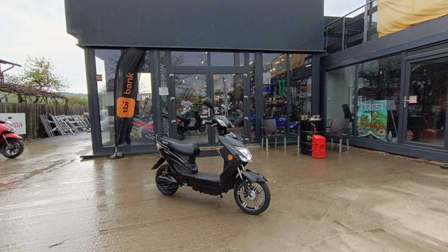 Scuter electric VSX, 48V, 20Ah, 1050W, Fara permis, 25Km/h, Negru 60Km