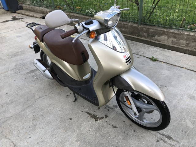 Scuter Yamaha Retro