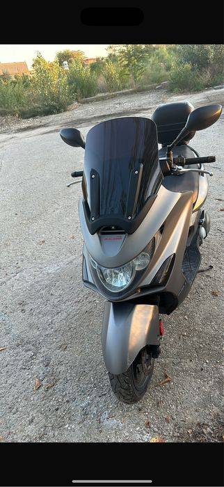 Scuter kymco 500