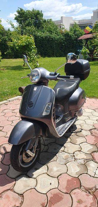 Vand  Piaggio Vespa GT 200 . 1500 pret fix.