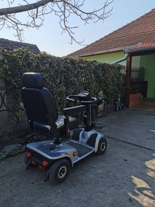 Vand Scuter Invacare Leo
