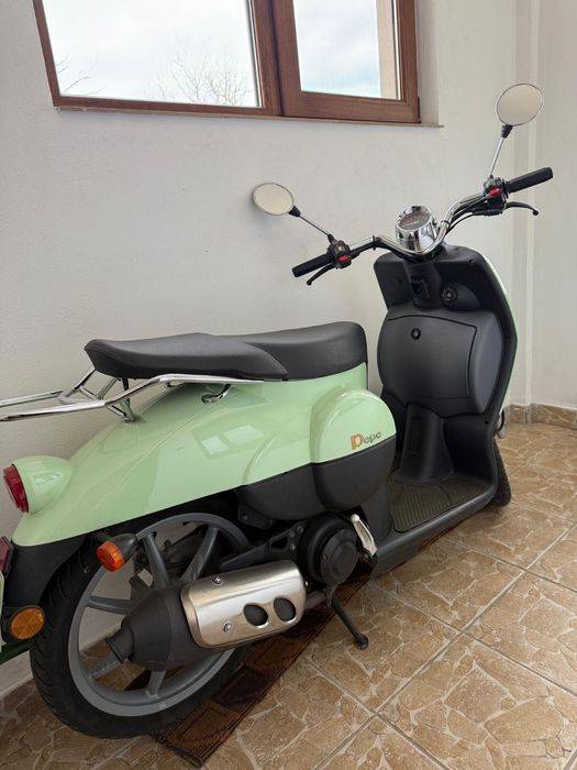 Vand scuter retro -benelli pepe 9000 km impecabil