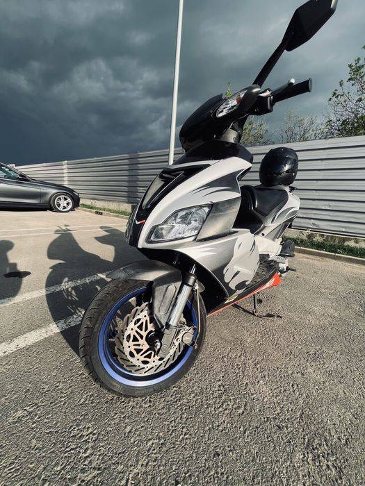 Aprilia sr 50 factory