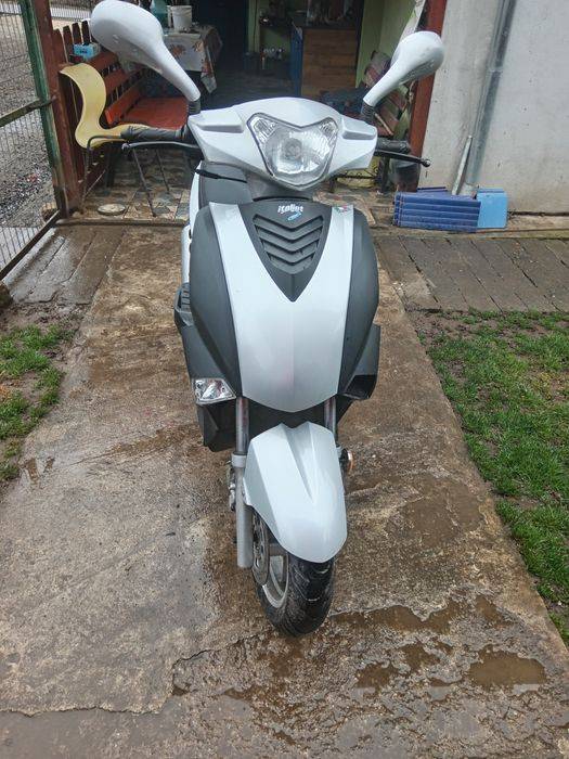 Vând scuter Italjet 50cc