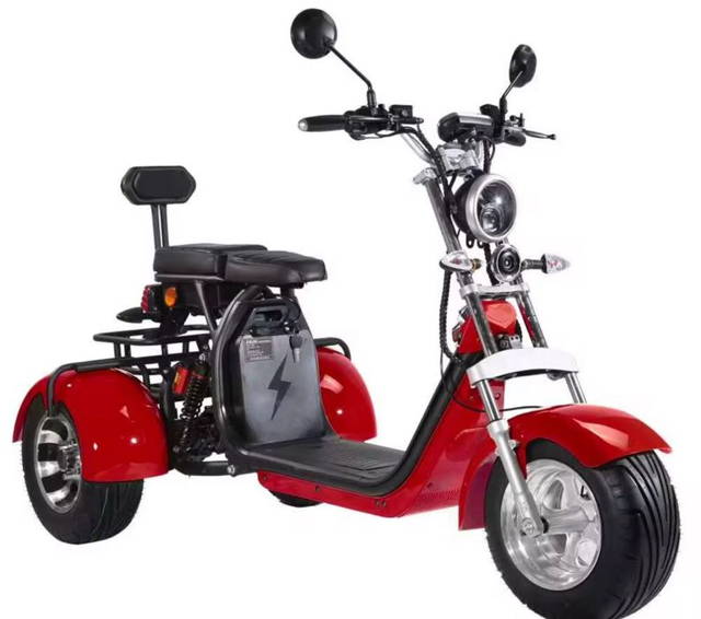 Scuter electric 3 roti