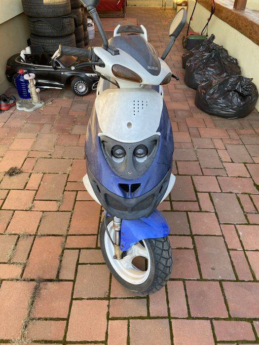 Scuter Suzuki de 49