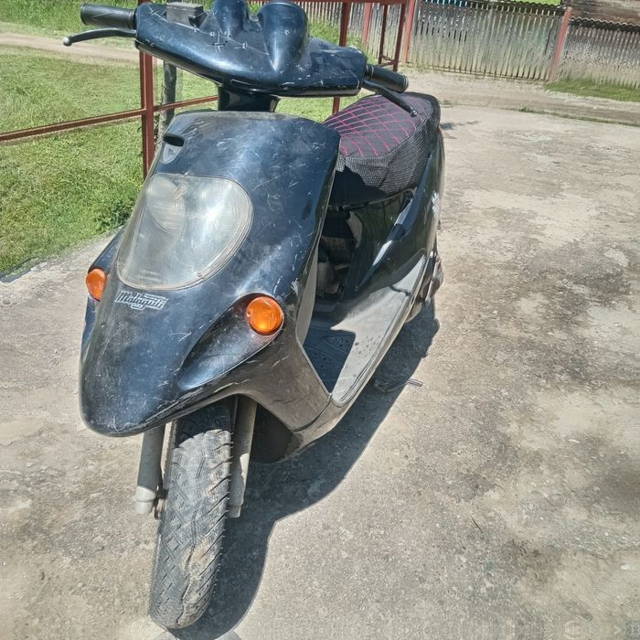 Vând scuter malaguti f10