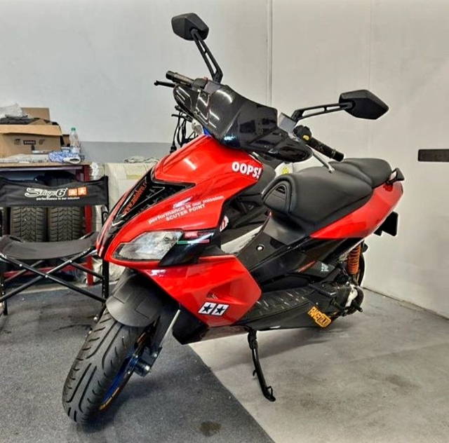 Aprilia SR50 R Factory