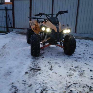 Vând sau schimb atv