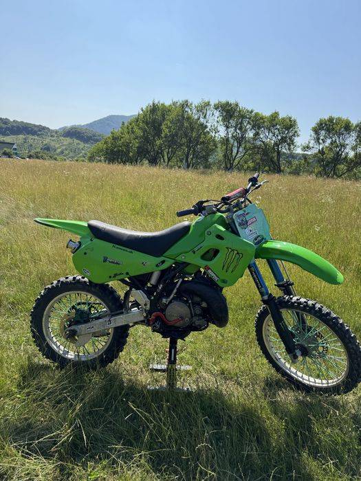 Vand sau schimb cross Kawasaki 250 2t
