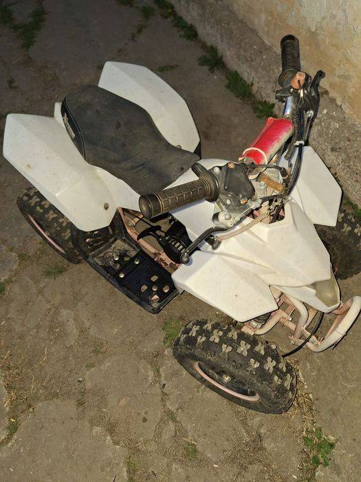 ATV de 49 aproape nou