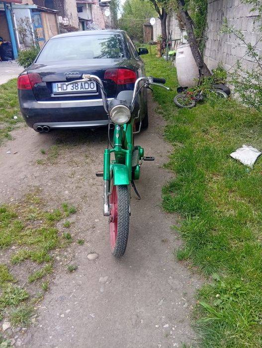 Vând piajo Si in stare foarte buna