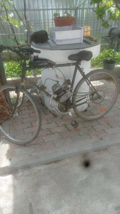 Vând bicicleta cu motor