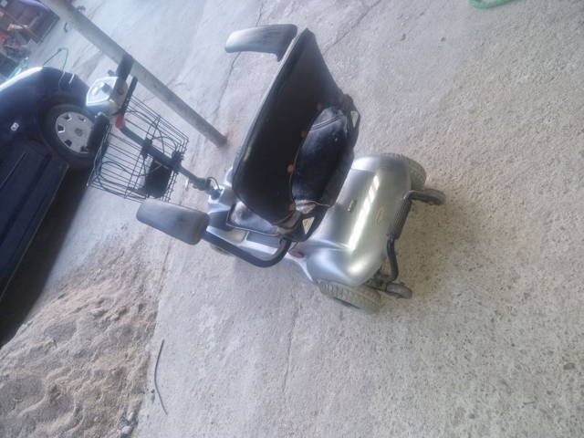 Scaun mobil pe baterii
