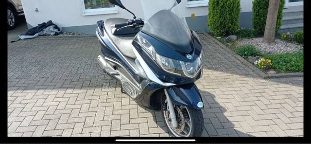 Piaggio x10 125 cm scuter categoria B