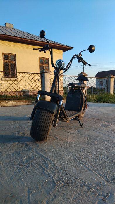 Vând scuter harley