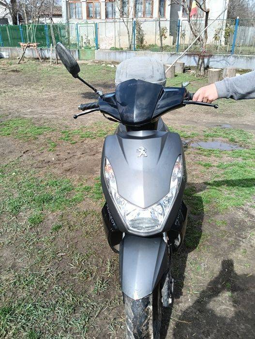 Vând scuter Peugeot 49cc